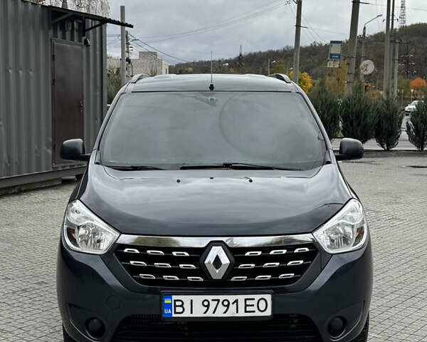 Серый Рено Лоджи, объемом двигателя 1.46 л и пробегом 228 тыс. км за 10500 $, фото 1 на Automoto.ua
