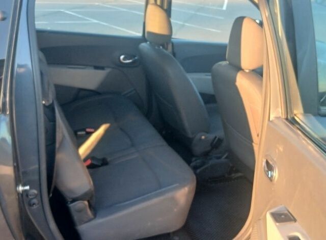 Сірий Рено Лоджі, об'ємом двигуна 1.5 л та пробігом 268 тис. км за 7100 $, фото 4 на Automoto.ua