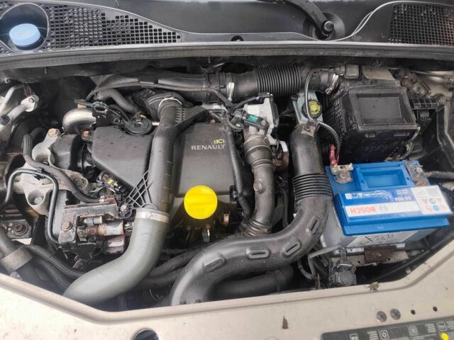 Рено Лоджи 2013 в Бердичеве на Automoto.ua Серый Рено Лоджи, объемом двигателя 1.5 л и пробегом 188 тыс. км за 3800 $, фото 10 на Automoto.ua