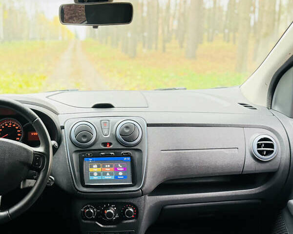 Синий Рено Лоджи, объемом двигателя 1.5 л и пробегом 57 тыс. км за 12500 $, фото 6 на Automoto.ua