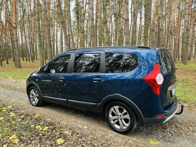 Синий Рено Лоджи, объемом двигателя 1.5 л и пробегом 57 тыс. км за 12500 $, фото 4 на Automoto.ua