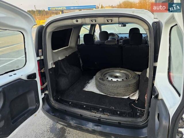 Белый Рено Логан МСВ, объемом двигателя 1.6 л и пробегом 249 тыс. км за 3499 $, фото 20 на Automoto.ua