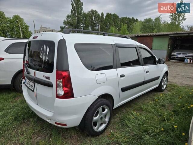 Белый Рено Логан МСВ, объемом двигателя 1.6 л и пробегом 160 тыс. км за 6000 $, фото 15 на Automoto.ua