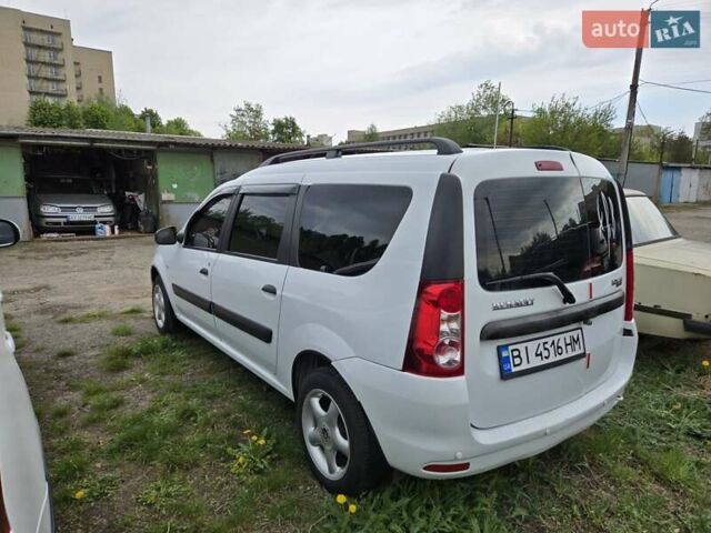 Белый Рено Логан МСВ, объемом двигателя 1.6 л и пробегом 160 тыс. км за 6000 $, фото 17 на Automoto.ua