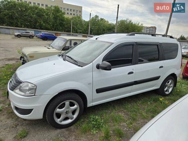 Белый Рено Логан МСВ, объемом двигателя 1.6 л и пробегом 160 тыс. км за 6000 $, фото 5 на Automoto.ua