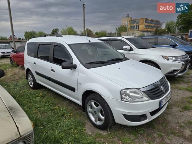 Белый Рено Логан МСВ, объемом двигателя 1.6 л и пробегом 160 тыс. км за 6000 $, фото 2 на Automoto.ua