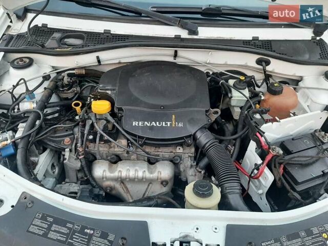 Рено Логан МСВ 2011 в Запорожье на Automoto.ua Белый Рено Логан МСВ, объемом двигателя 1.6 л и пробегом 167 тыс. км за 3500 $, фото 11 на Automoto.ua