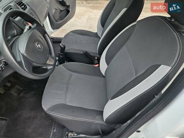 Белый Рено Логан МСВ, объемом двигателя 1.5 л и пробегом 138 тыс. км за 6800 $, фото 31 на Automoto.ua