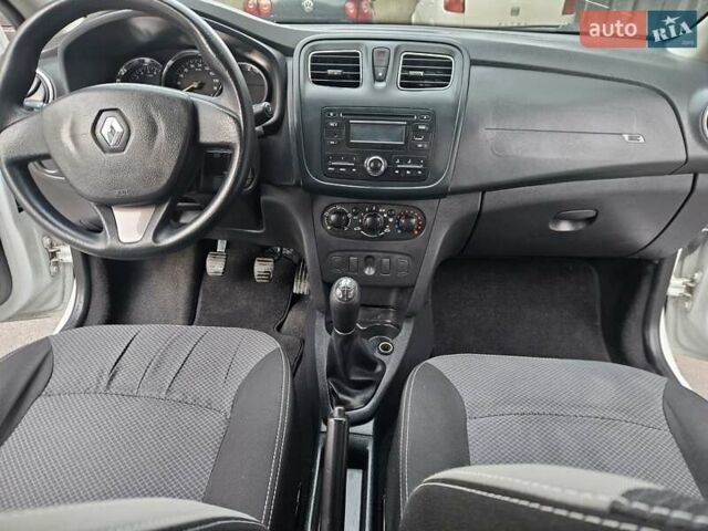 Белый Рено Логан МСВ, объемом двигателя 1.5 л и пробегом 138 тыс. км за 6800 $, фото 52 на Automoto.ua