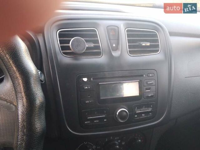 Рено Логан МСВ 2015 в Николаеве на Automoto.ua Белый Рено Логан МСВ, объемом двигателя 1.5 л и пробегом 330 тыс. км за 6300 $, фото 4 на Automoto.ua