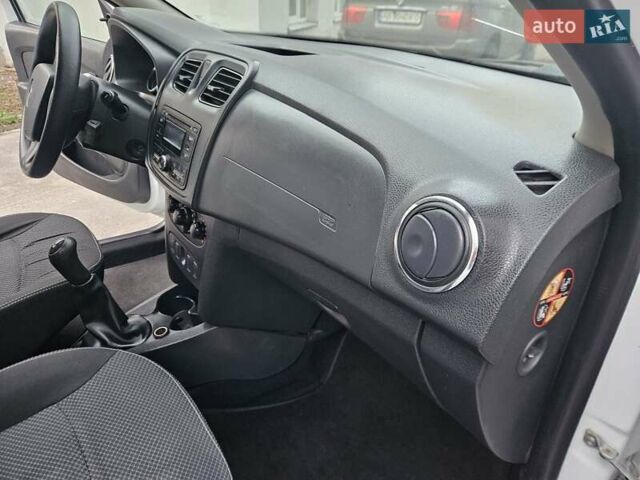 Белый Рено Логан МСВ, объемом двигателя 1.5 л и пробегом 138 тыс. км за 6800 $, фото 46 на Automoto.ua