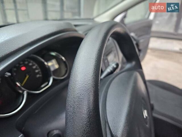 Белый Рено Логан МСВ, объемом двигателя 1.5 л и пробегом 138 тыс. км за 6800 $, фото 37 на Automoto.ua