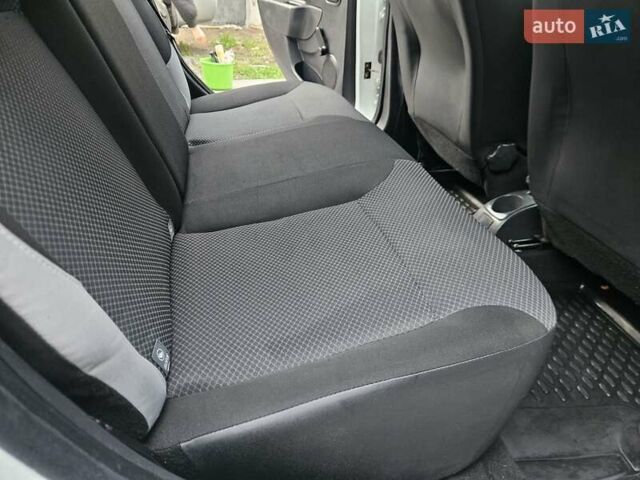 Белый Рено Логан МСВ, объемом двигателя 1.5 л и пробегом 138 тыс. км за 6800 $, фото 41 на Automoto.ua