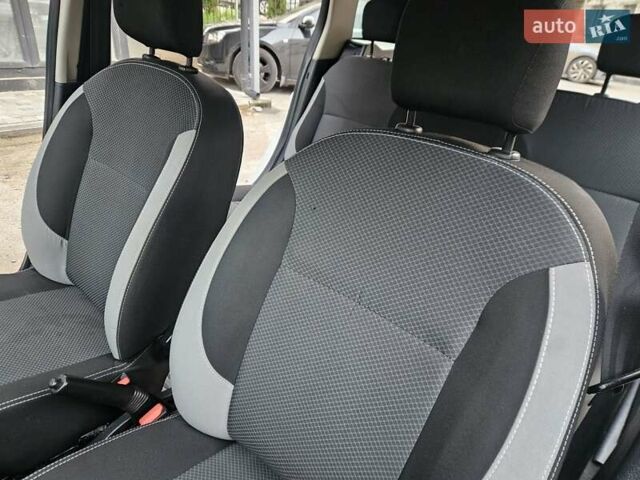 Белый Рено Логан МСВ, объемом двигателя 1.5 л и пробегом 138 тыс. км за 6800 $, фото 33 на Automoto.ua