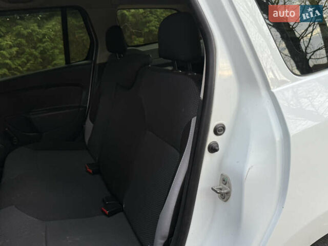 Белый Рено Логан МСВ, объемом двигателя 1.5 л и пробегом 230 тыс. км за 5899 $, фото 19 на Automoto.ua