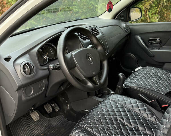 Белый Рено Логан МСВ, объемом двигателя 1.5 л и пробегом 223 тыс. км за 6850 $, фото 8 на Automoto.ua