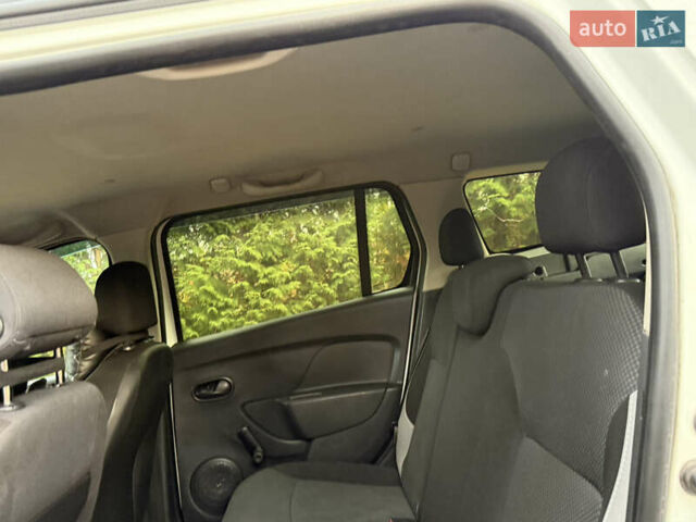 Белый Рено Логан МСВ, объемом двигателя 1.5 л и пробегом 230 тыс. км за 5899 $, фото 17 на Automoto.ua