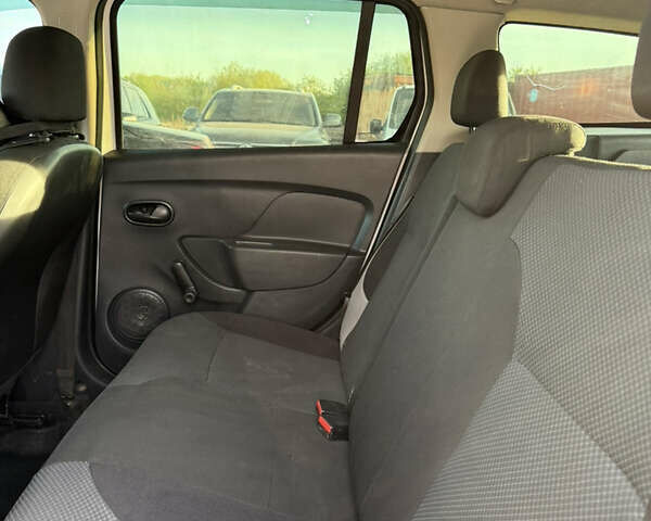 Белый Рено Логан МСВ, объемом двигателя 1.5 л и пробегом 222 тыс. км за 5799 $, фото 36 на Automoto.ua