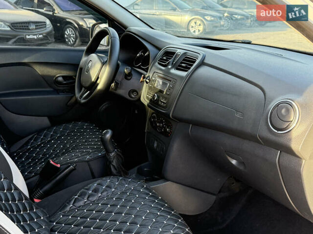 Белый Рено Логан МСВ, объемом двигателя 1.5 л и пробегом 222 тыс. км за 5799 $, фото 30 на Automoto.ua