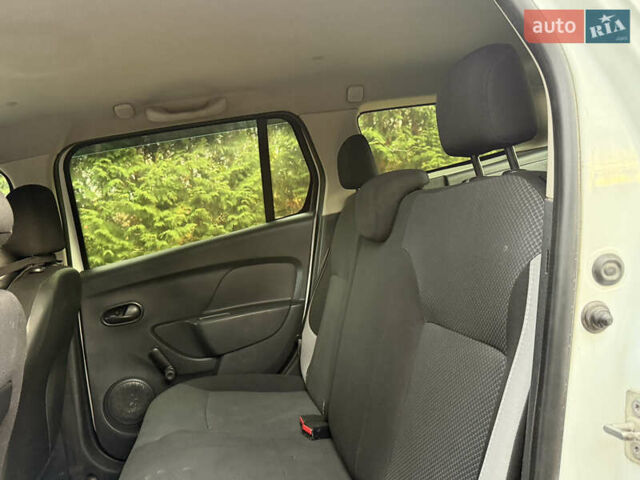 Белый Рено Логан МСВ, объемом двигателя 1.5 л и пробегом 223 тыс. км за 6850 $, фото 9 на Automoto.ua