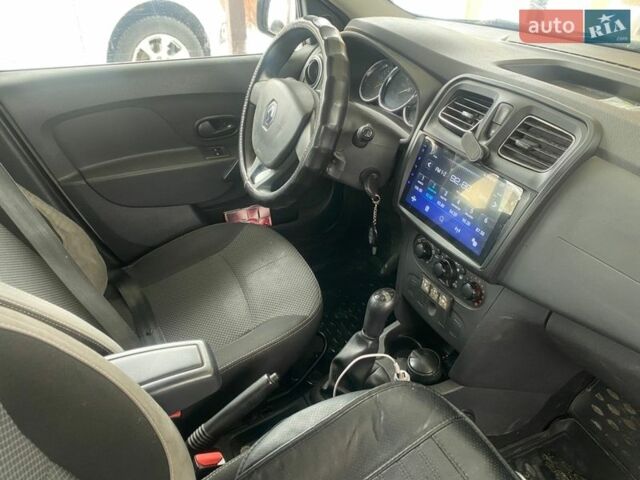 Белый Рено Логан МСВ, объемом двигателя 1.1 л и пробегом 205 тыс. км за 6200 $, фото 4 на Automoto.ua