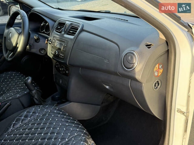 Білий Рено Логан МСВ, об'ємом двигуна 1.5 л та пробігом 222 тис. км за 5999 $, фото 32 на Automoto.ua
