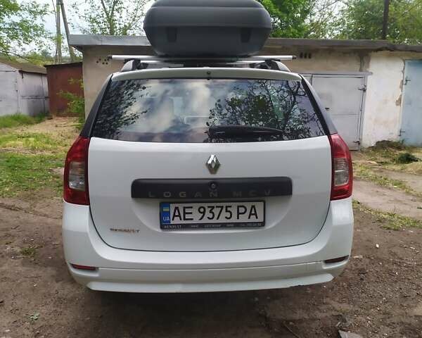 Белый Рено Логан МСВ, объемом двигателя 1.5 л и пробегом 165 тыс. км за 7700 $, фото 3 на Automoto.ua