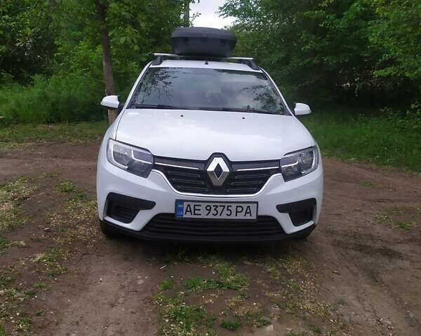 Белый Рено Логан МСВ, объемом двигателя 1.5 л и пробегом 165 тыс. км за 7700 $, фото 7 на Automoto.ua