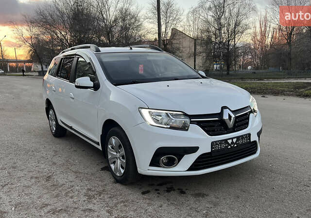 Белый Рено Логан МСВ, объемом двигателя 1.46 л и пробегом 75 тыс. км за 10600 $, фото 1 на Automoto.ua