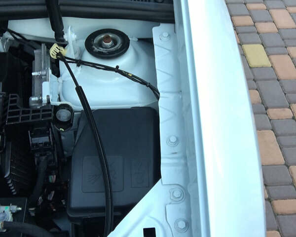 Білий Рено Логан МСВ, об'ємом двигуна 1.5 л та пробігом 85 тис. км за 10500 $, фото 40 на Automoto.ua