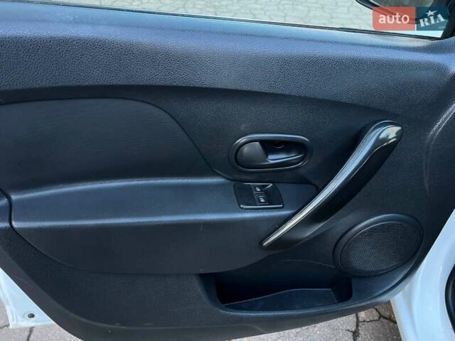 Белый Рено Логан МСВ, объемом двигателя 1.5 л и пробегом 69 тыс. км за 10600 $, фото 12 на Automoto.ua