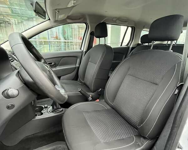 Рено Логан МСВ 2019 в Киеве на Automoto.ua Белый Рено Логан МСВ, объемом двигателя 1.5 л и пробегом 252 тыс. км за 8968 $, фото 16 на Automoto.ua