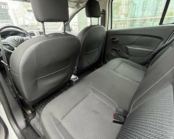 Рено Логан МСВ 2019 в Киеве на Automoto.ua Белый Рено Логан МСВ, объемом двигателя 1.5 л и пробегом 252 тыс. км за 8968 $, фото 13 на Automoto.ua