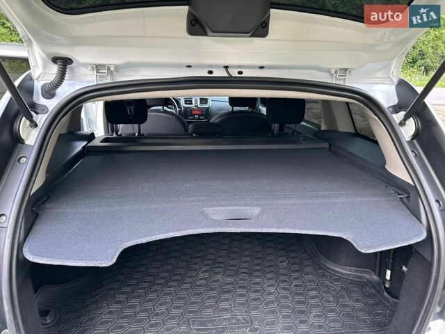 Белый Рено Логан МСВ, объемом двигателя 1.5 л и пробегом 257 тыс. км за 8499 $, фото 12 на Automoto.ua