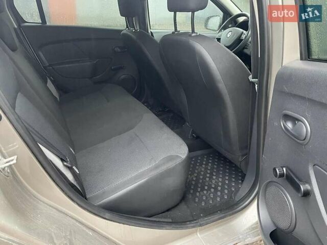 Бежевый Рено Логан МСВ, объемом двигателя 1.15 л и пробегом 155 тыс. км за 5900 $, фото 15 на Automoto.ua