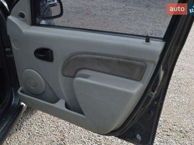 Рено Логан МСВ 2011 у Кропивницькому (Кіровограді) на Automoto.ua Чорний Рено Логан МСВ, об'ємом двигуна 1.6 л та пробігом 466 тис. км за 4200 $, фото 15 на Automoto.ua