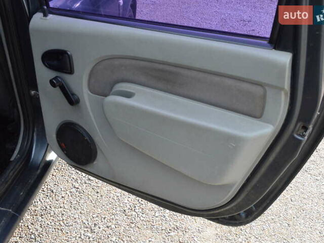 Рено Логан МСВ 2011 у Кропивницькому (Кіровограді) на Automoto.ua Чорний Рено Логан МСВ, об'ємом двигуна 1.6 л та пробігом 466 тис. км за 4200 $, фото 12 на Automoto.ua