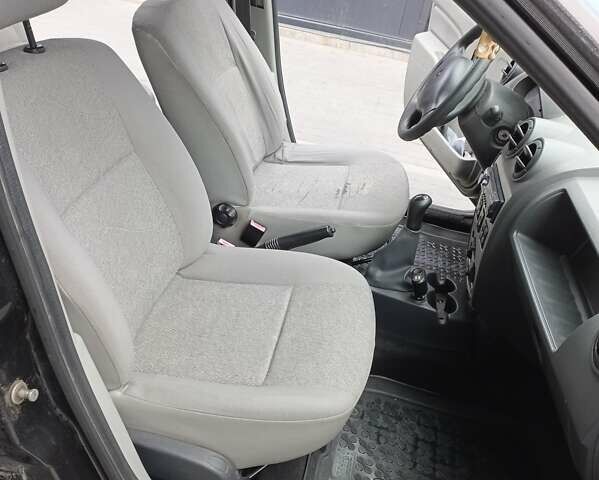 Черный Рено Логан МСВ, объемом двигателя 1.6 л и пробегом 186 тыс. км за 5300 $, фото 10 на Automoto.ua