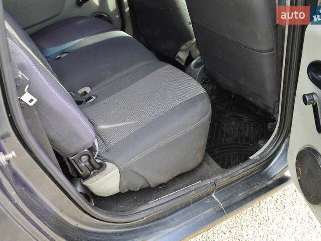 Рено Логан МСВ 2011 у Кропивницькому (Кіровограді) на Automoto.ua Чорний Рено Логан МСВ, об'ємом двигуна 1.6 л та пробігом 466 тис. км за 4200 $, фото 14 на Automoto.ua