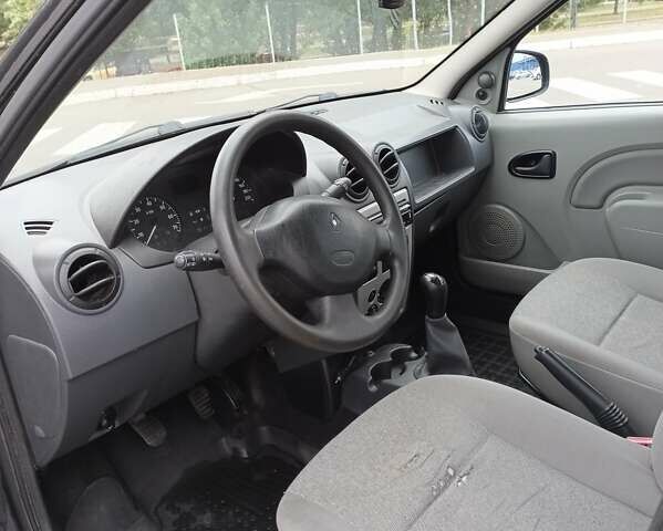 Черный Рено Логан МСВ, объемом двигателя 1.6 л и пробегом 186 тыс. км за 5300 $, фото 7 на Automoto.ua