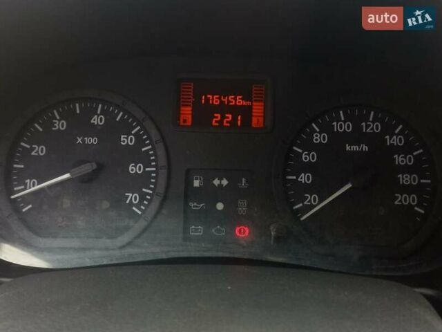 Черный Рено Логан МСВ, объемом двигателя 1.6 л и пробегом 176 тыс. км за 5200 $, фото 18 на Automoto.ua