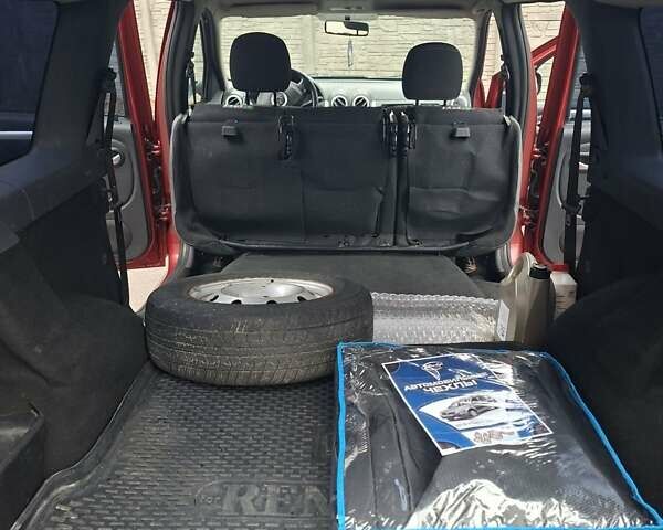 Червоний Рено Логан МСВ, об'ємом двигуна 1.6 л та пробігом 330 тис. км за 5500 $, фото 23 на Automoto.ua