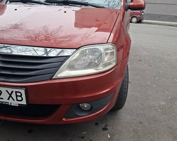 Червоний Рено Логан МСВ, об'ємом двигуна 1.6 л та пробігом 330 тис. км за 5500 $, фото 7 на Automoto.ua