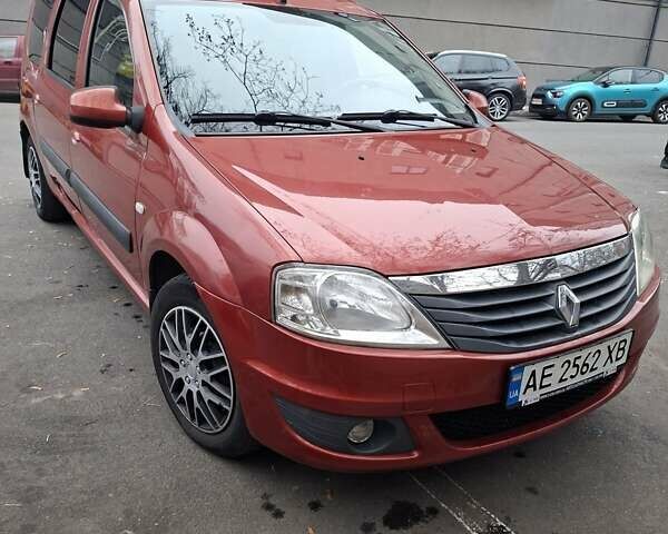 Червоний Рено Логан МСВ, об'ємом двигуна 1.6 л та пробігом 330 тис. км за 5500 $, фото 9 на Automoto.ua