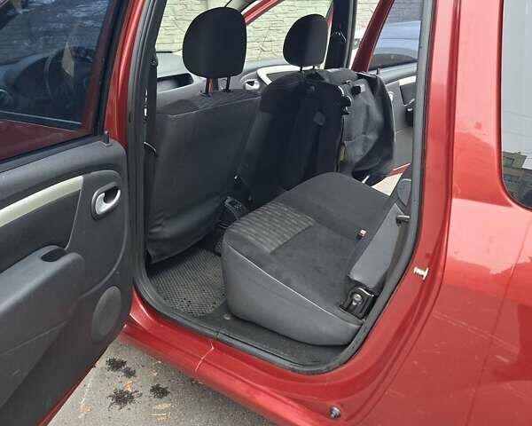 Червоний Рено Логан МСВ, об'ємом двигуна 1.6 л та пробігом 330 тис. км за 5500 $, фото 21 на Automoto.ua