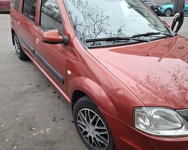 Червоний Рено Логан МСВ, об'ємом двигуна 1.6 л та пробігом 330 тис. км за 5500 $, фото 8 на Automoto.ua