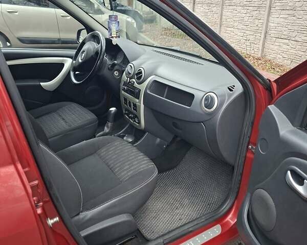 Червоний Рено Логан МСВ, об'ємом двигуна 1.6 л та пробігом 330 тис. км за 5500 $, фото 17 на Automoto.ua