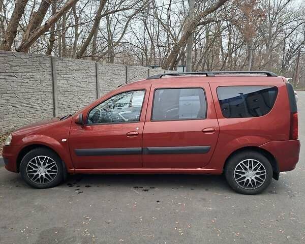 Червоний Рено Логан МСВ, об'ємом двигуна 1.6 л та пробігом 330 тис. км за 5500 $, фото 1 на Automoto.ua