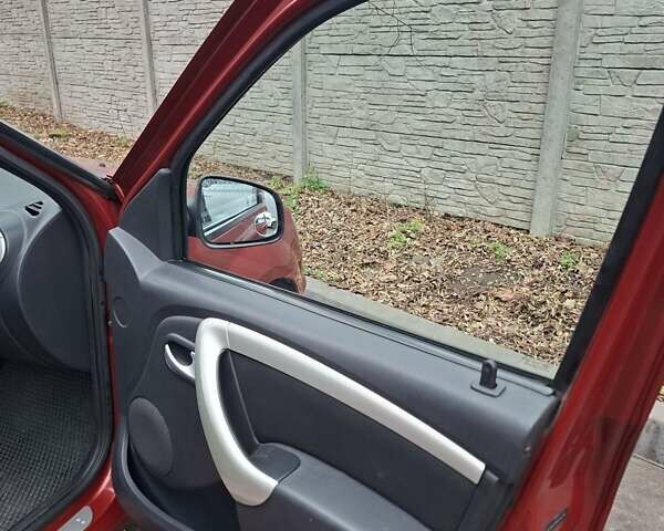 Червоний Рено Логан МСВ, об'ємом двигуна 1.6 л та пробігом 330 тис. км за 5500 $, фото 18 на Automoto.ua