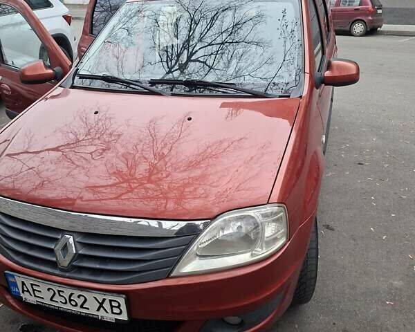 Червоний Рено Логан МСВ, об'ємом двигуна 1.6 л та пробігом 330 тис. км за 5500 $, фото 6 на Automoto.ua